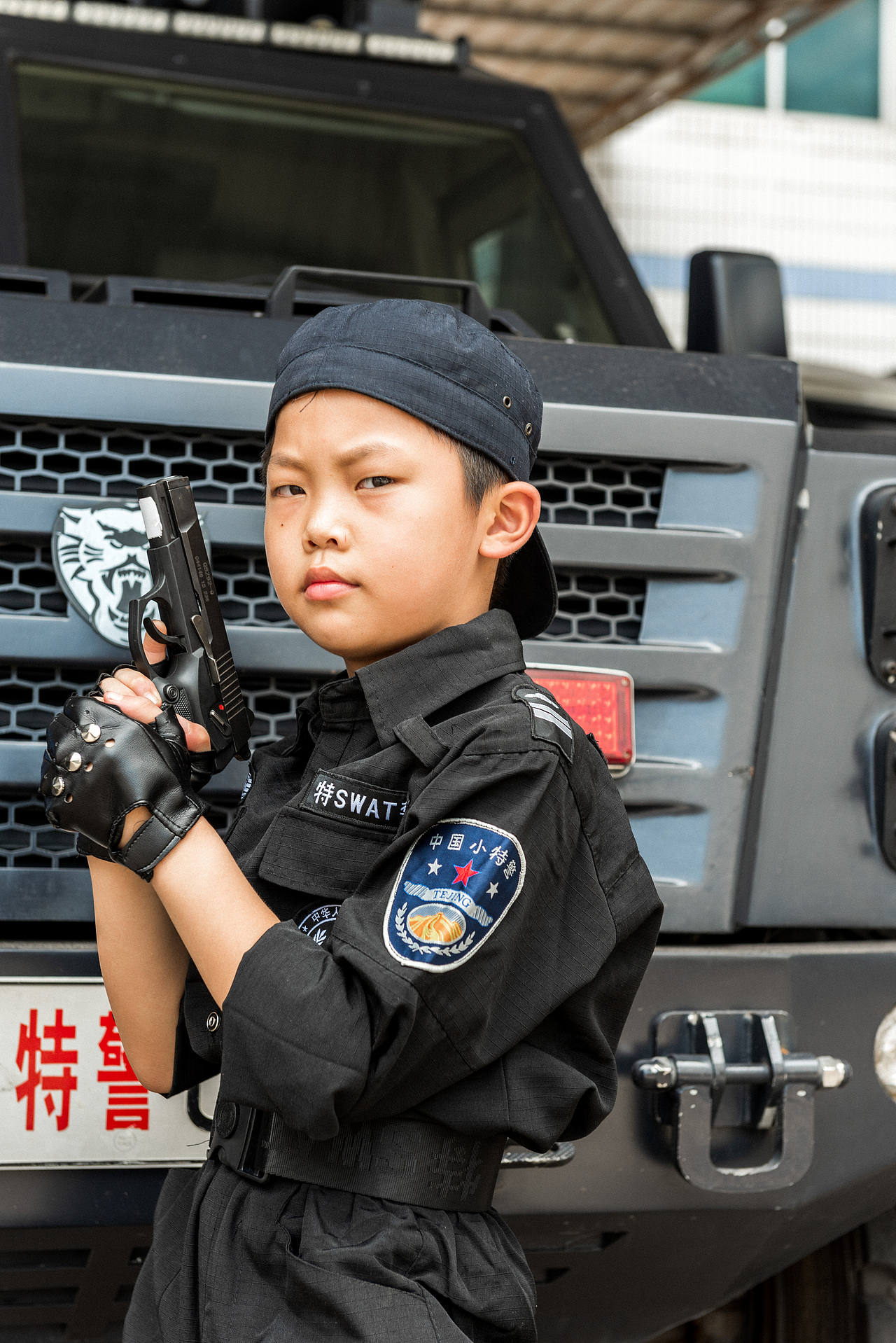 【少年英雄特警梦一】