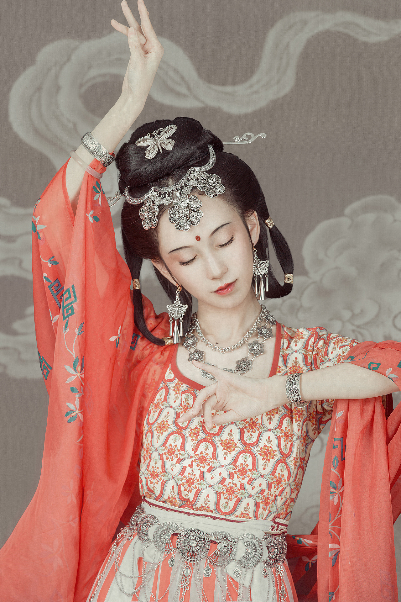 出境:@司音儿 妆造:@么么儿_ 摄影:原po