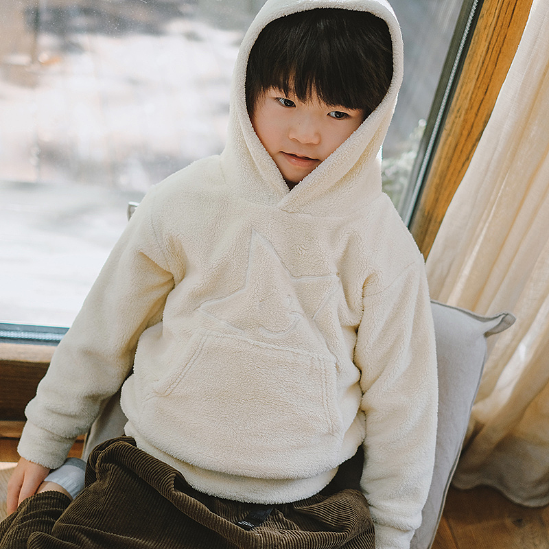 童装白底静物星星绒毛连帽卫衣