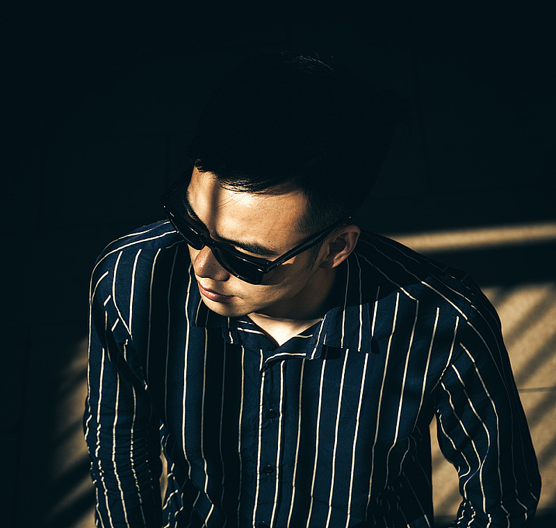 不会装逼的高帅小伙_一线痞子-站酷zcool