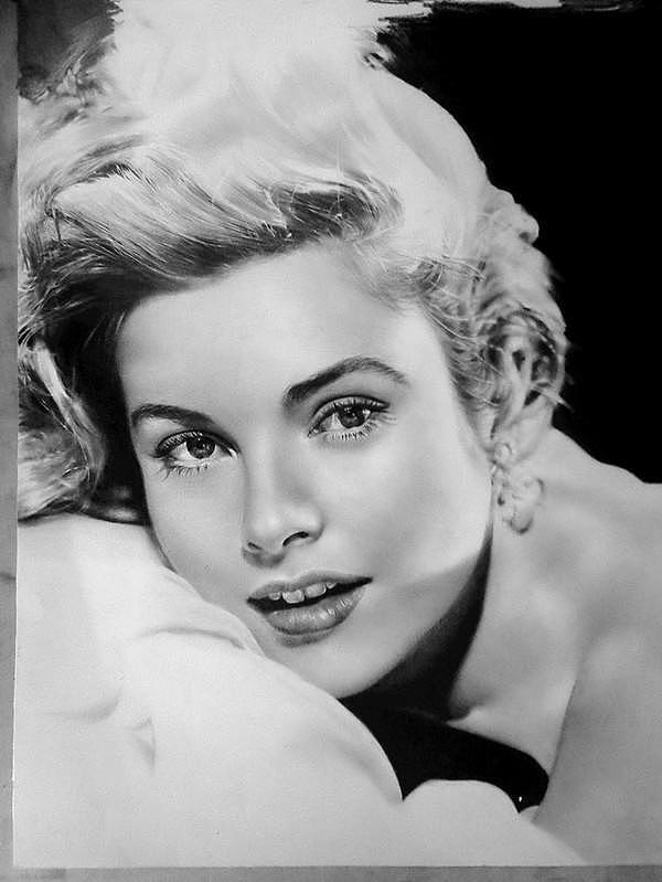 我的超写实素描作品，和步骤过程（图ZMjkwNjc4MzI=） - 绘画 - 站酷设计师达芬奇很气愤原创素材 - 站酷ZCOOL