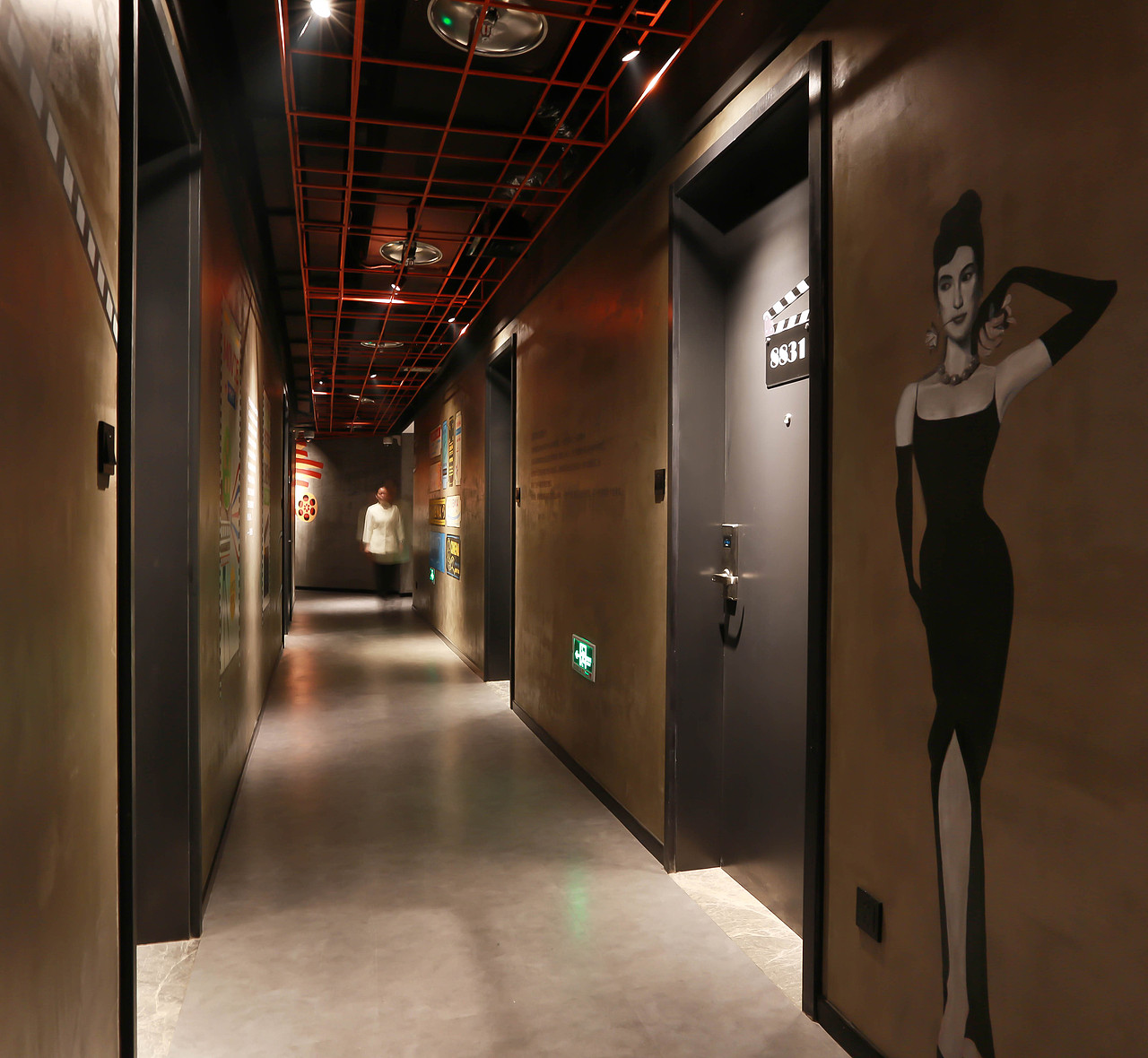 电影主题客房走廊墙绘方案