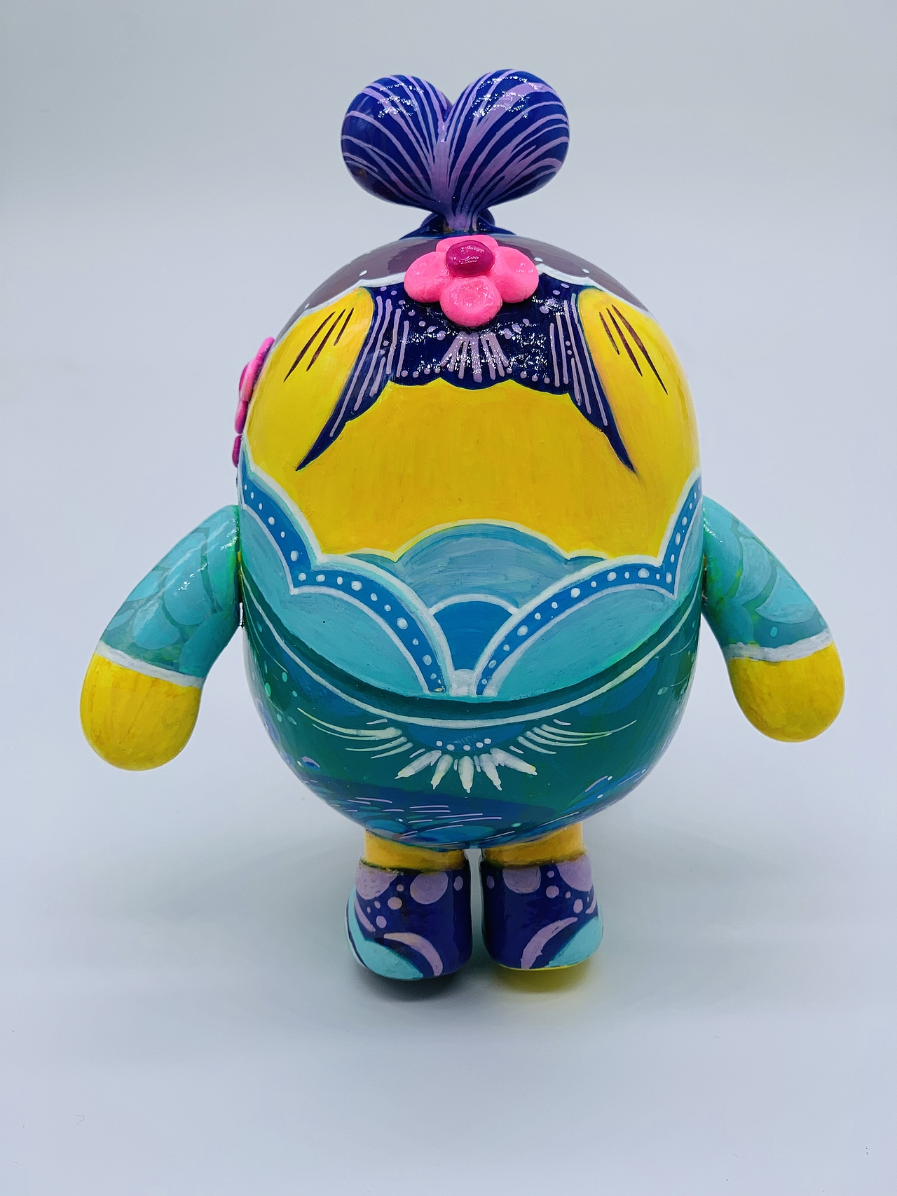 戴花花的少女燕小豆