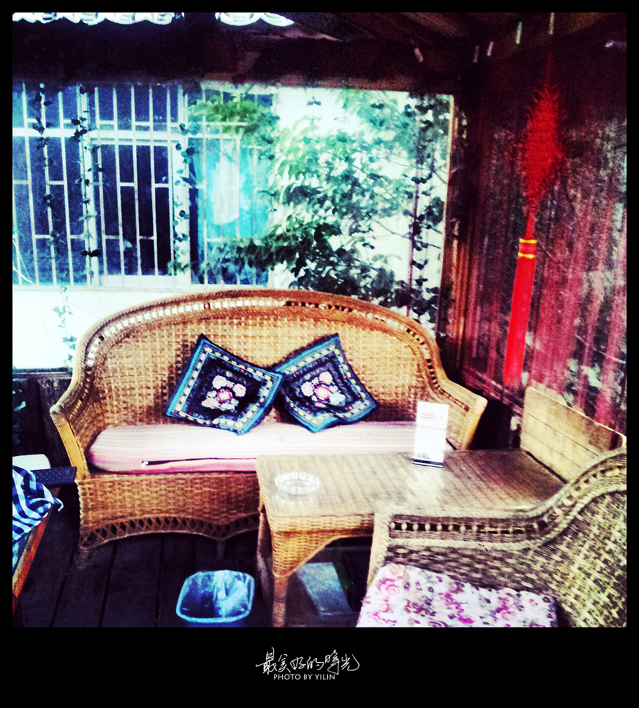 客栈楼上有间小亭子，安静的地方