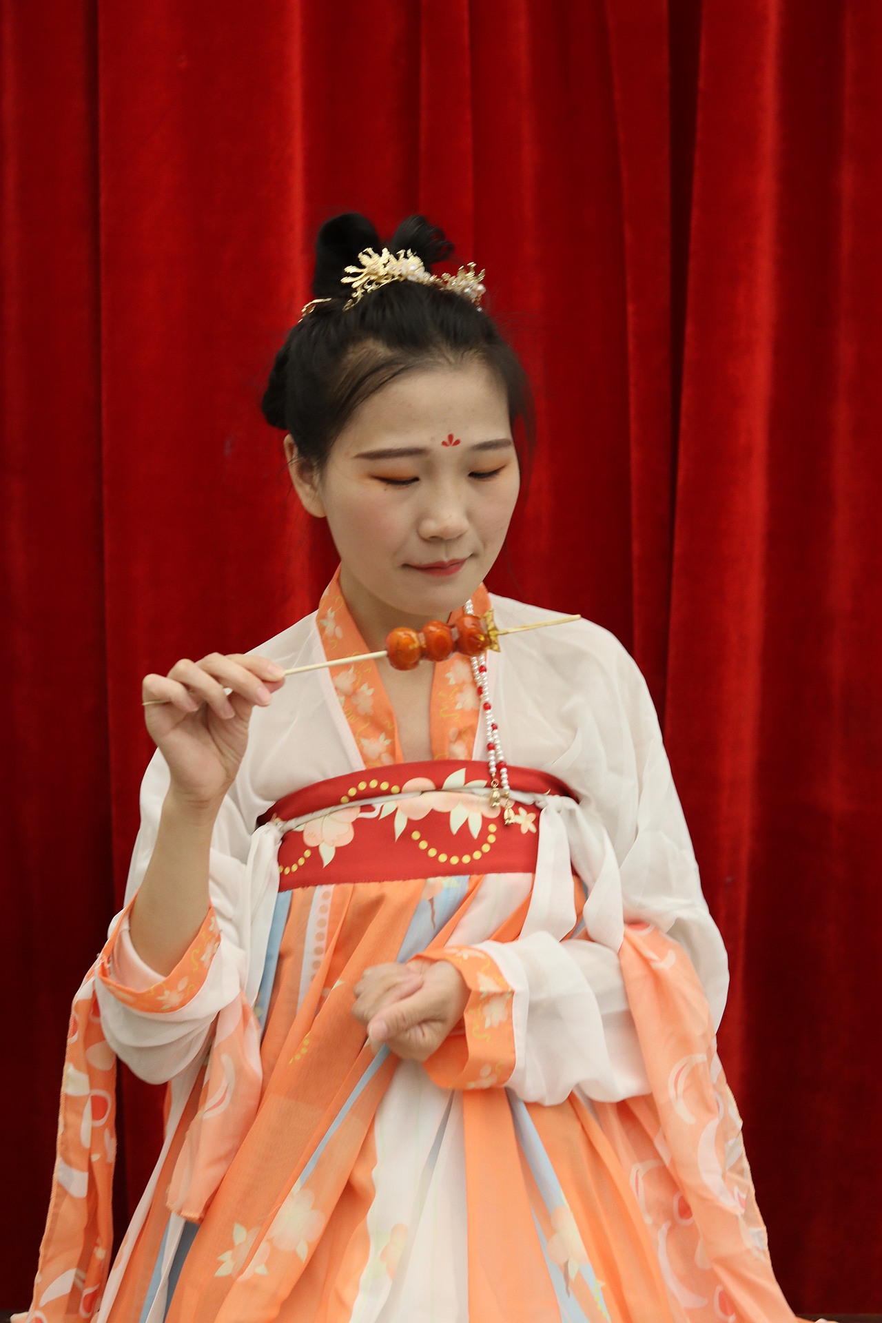 人要先感到幸福 才能看到玫瑰