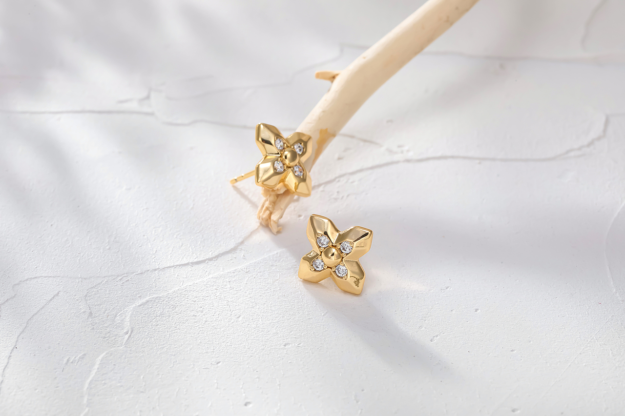 【珠宝摄影】高级白风格 饰品首饰拍摄（图ZMjc0MjM2Mjk2） - 产品摄影 - 站酷设计师摄影师素谦原创素材 - 站酷ZCOOL