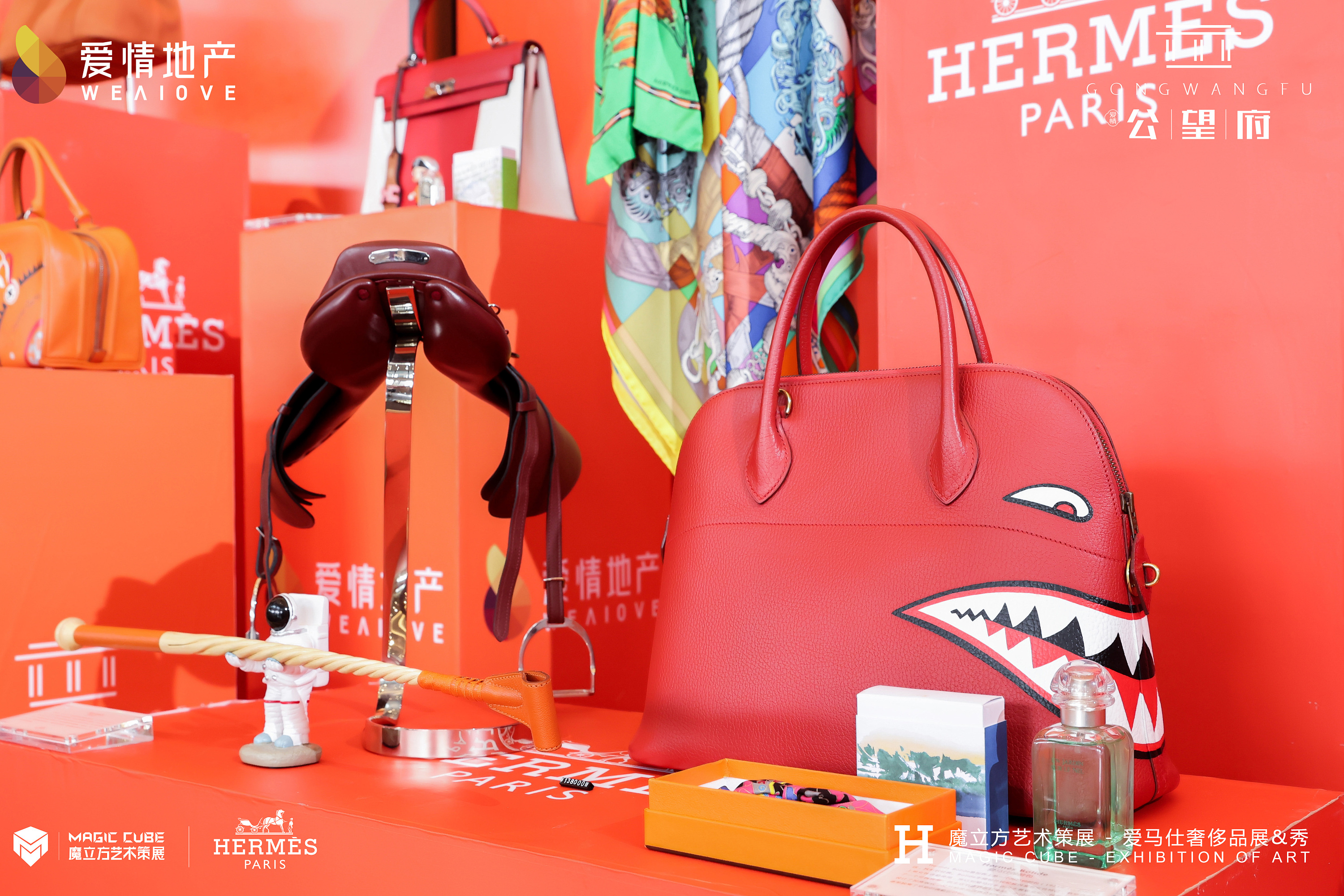 Hermès S/S 2019 Campaign by Jonas Lindstroem 爱马仕2019春夏广告|爱马仕|镜像|广告大片_新浪新闻