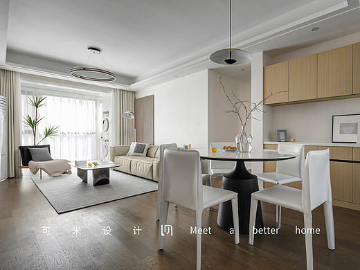 简约中的自然舒适，白与木的碰撞，纯粹中体现高级感