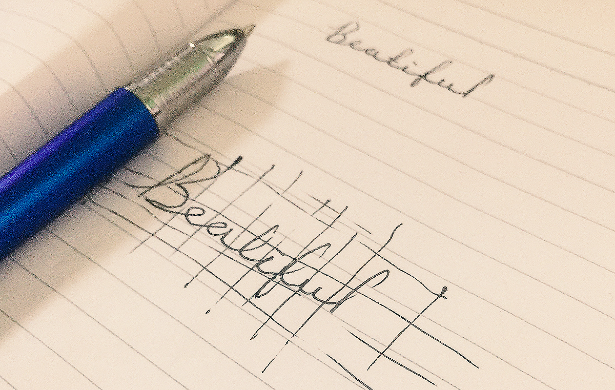 可以先把思路在纸上画出来,然后在通过软件去实现你想要的设计