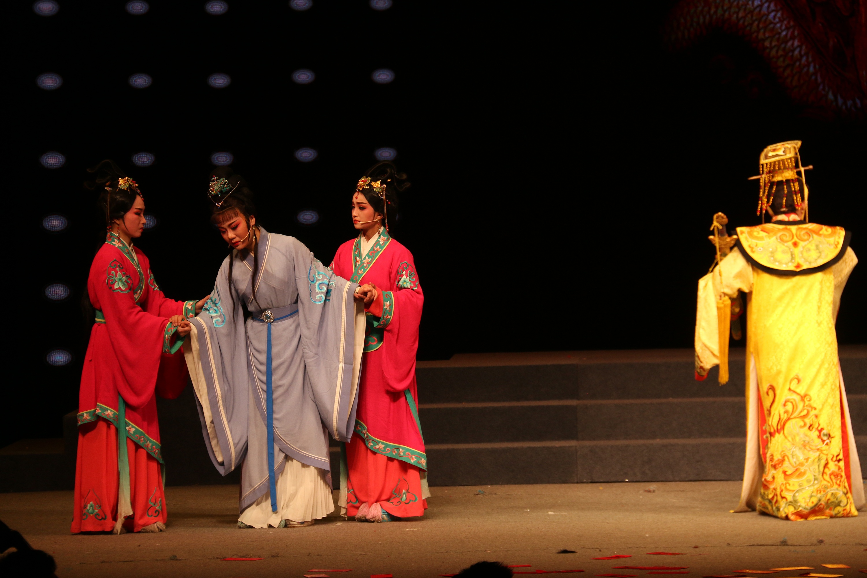 中南越剧团汉宫怨剧照