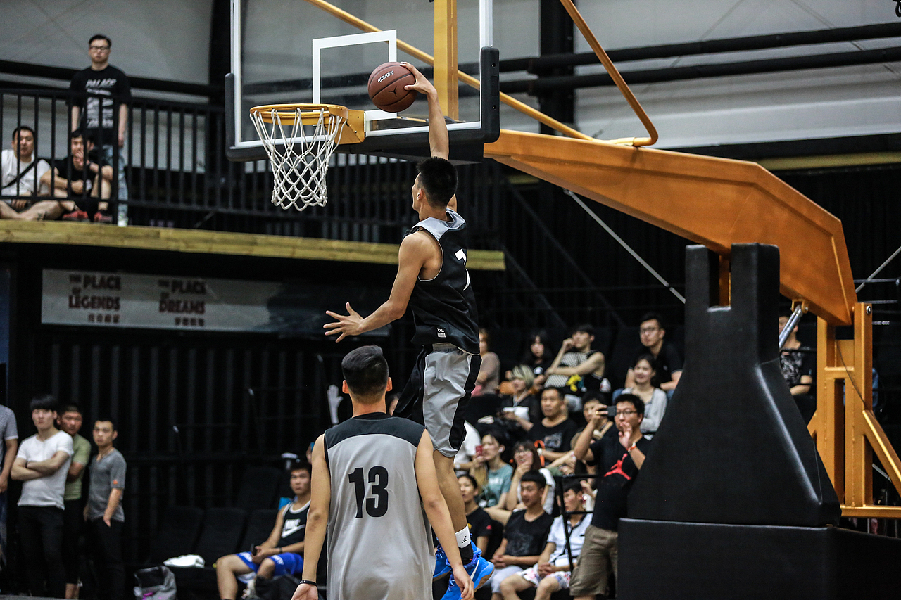 AirJordan · 400ml · iAcro-打造球鞋主题改装车