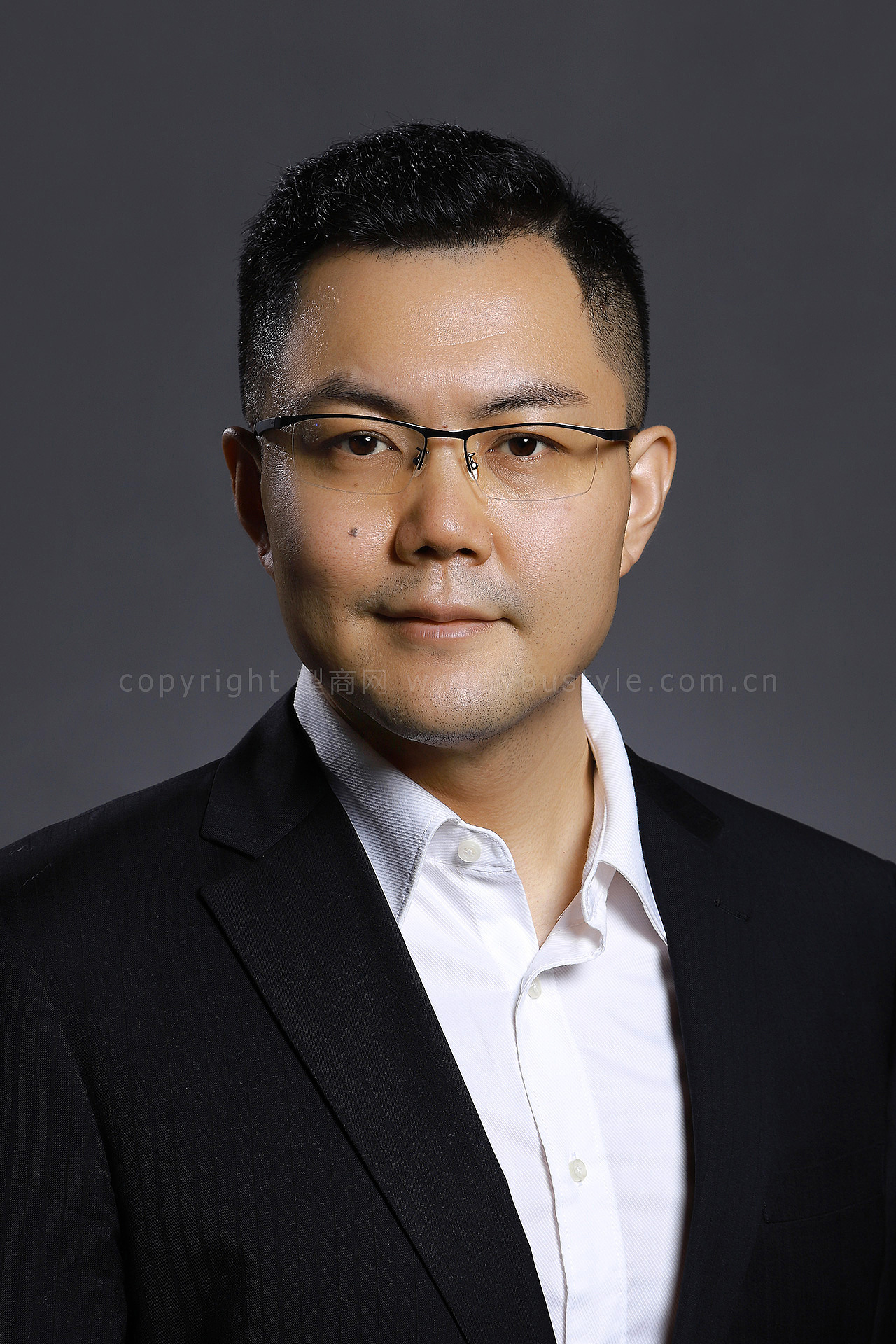 深圳高端金融人士的商务形象照