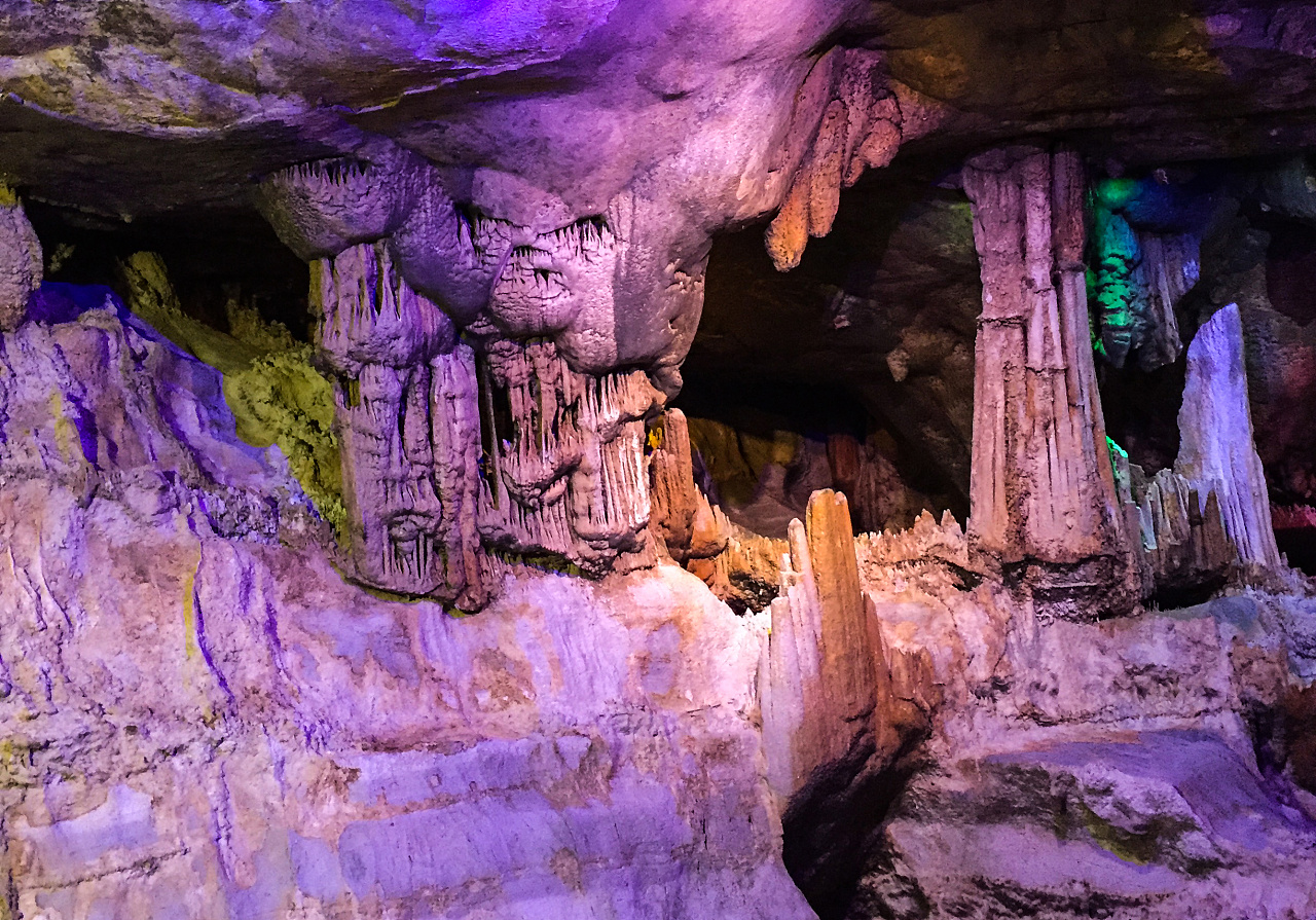 深闺秀风流-石花洞