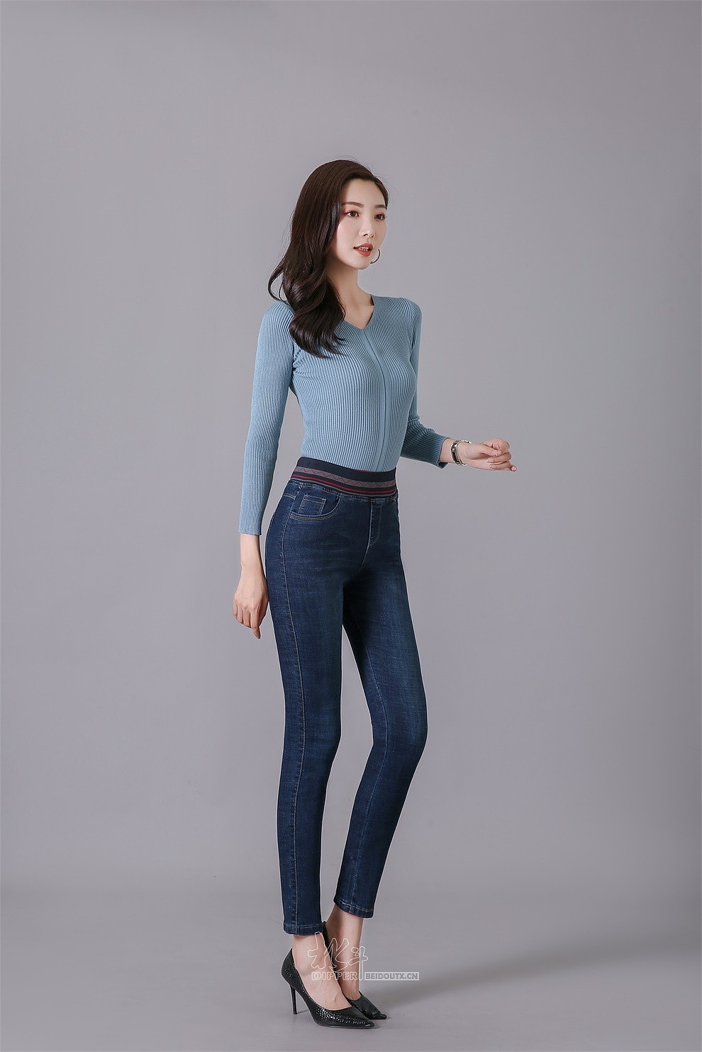 模特天一牛仔裤拍摄模特摄影ol商务风直筒小脚裤拍摄