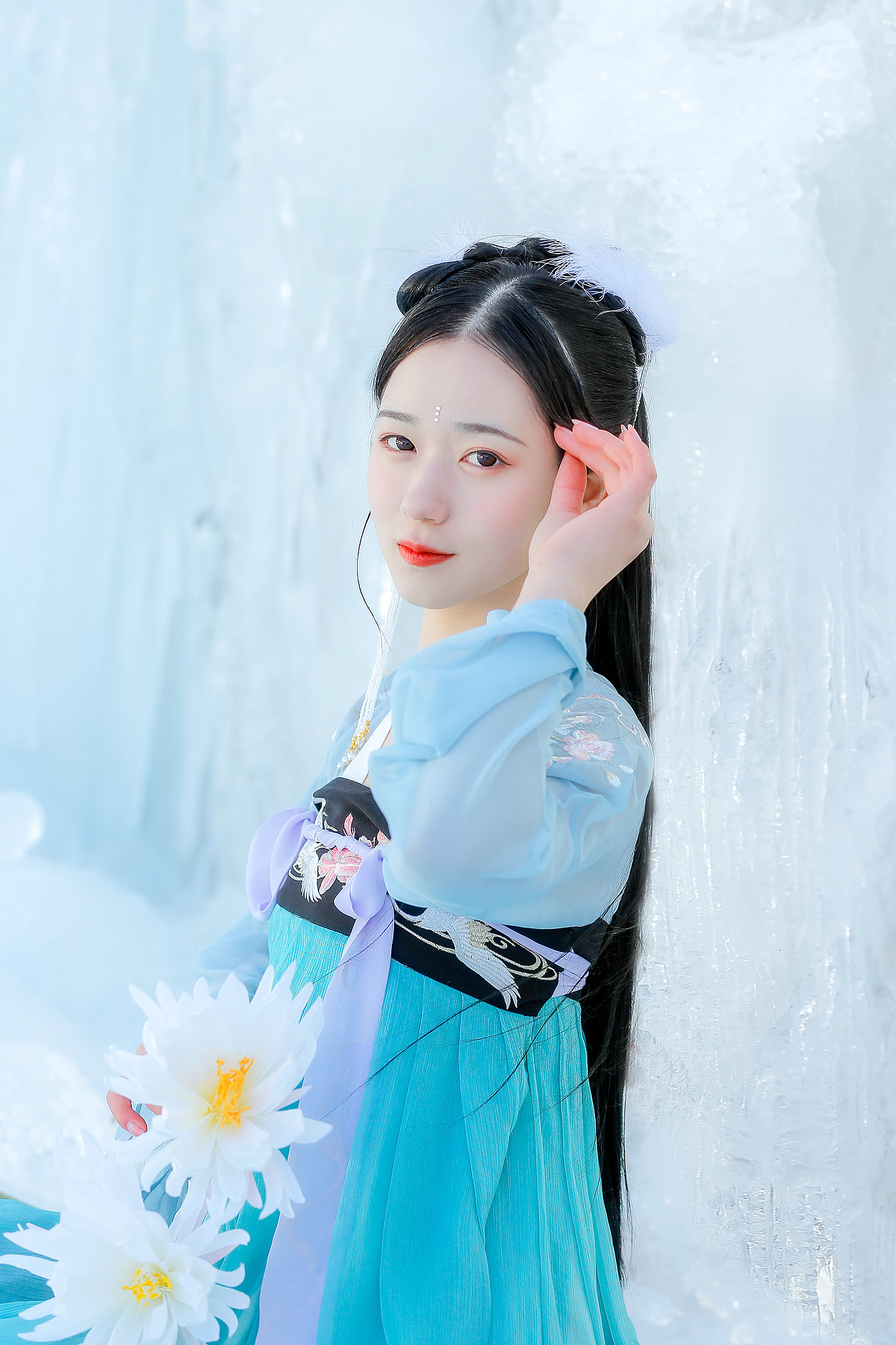 冰肌玉骨自清凉无汗水殿风来暗香满