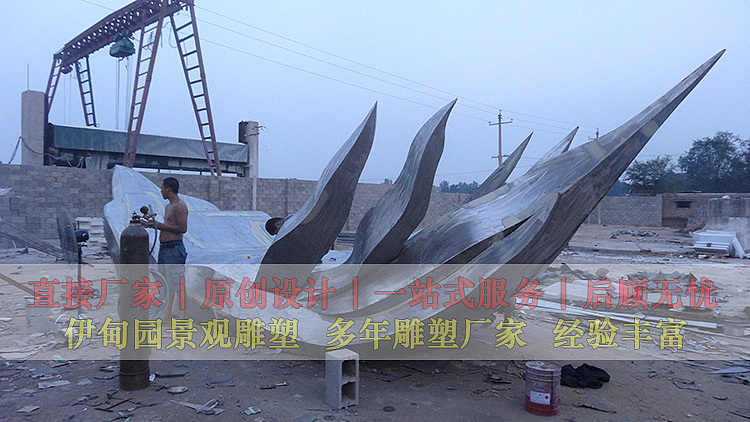 11米鹿雕塑,动物不锈钢雕塑,广场不锈钢雕塑
