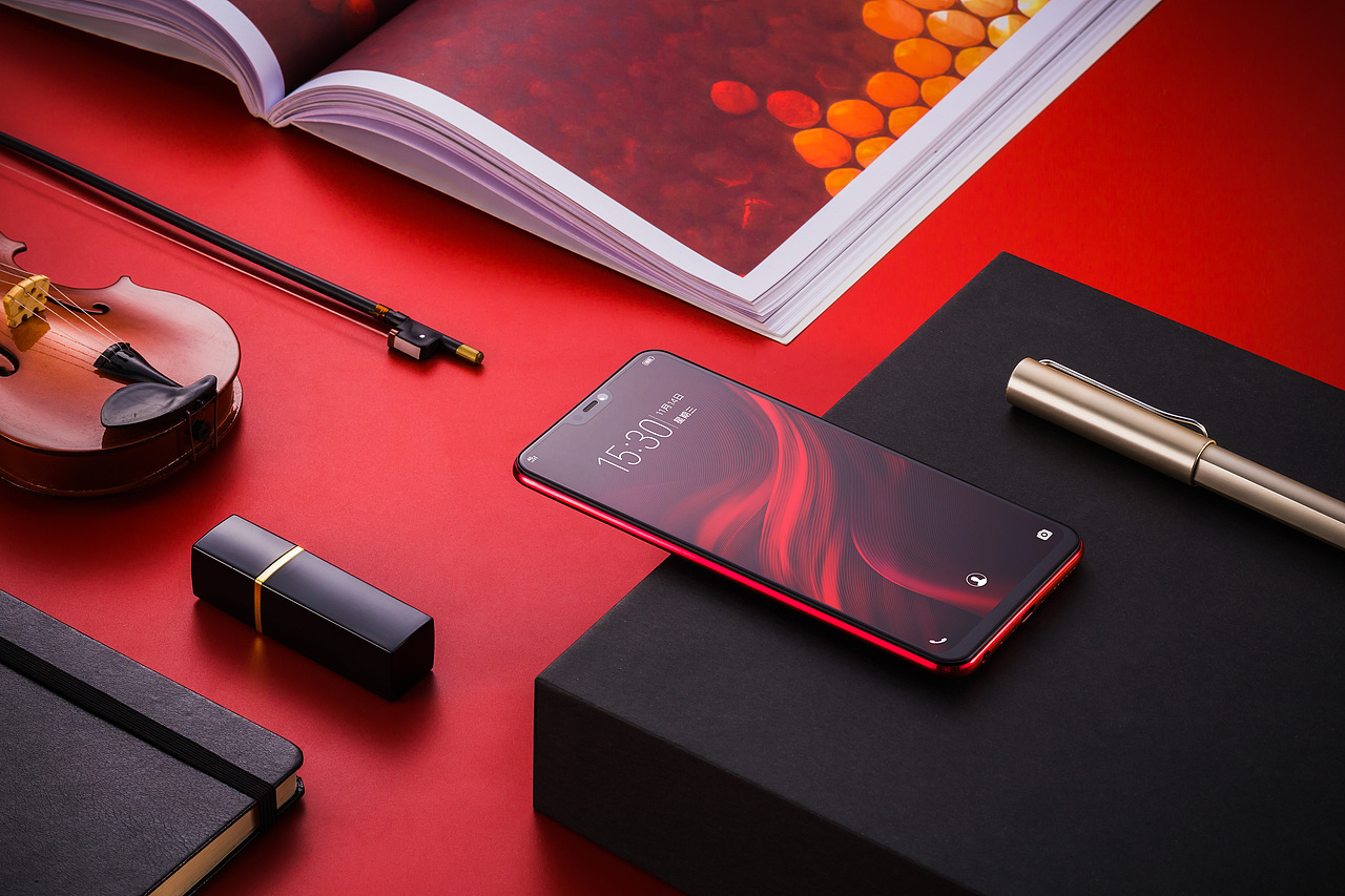 当纯白坚果R1碰上红色vivo Z1