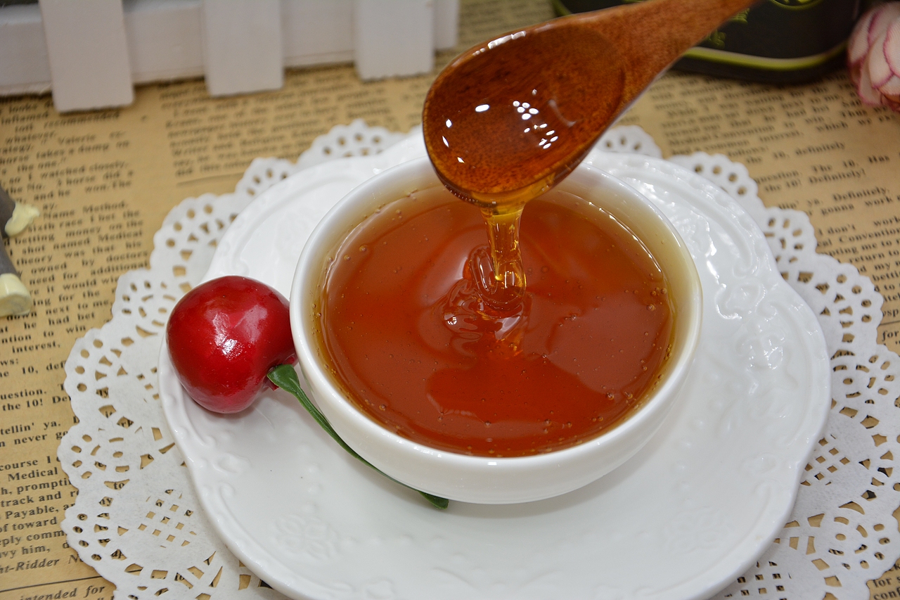 轻奢花茶-高原蜂蜜-产品摄影图