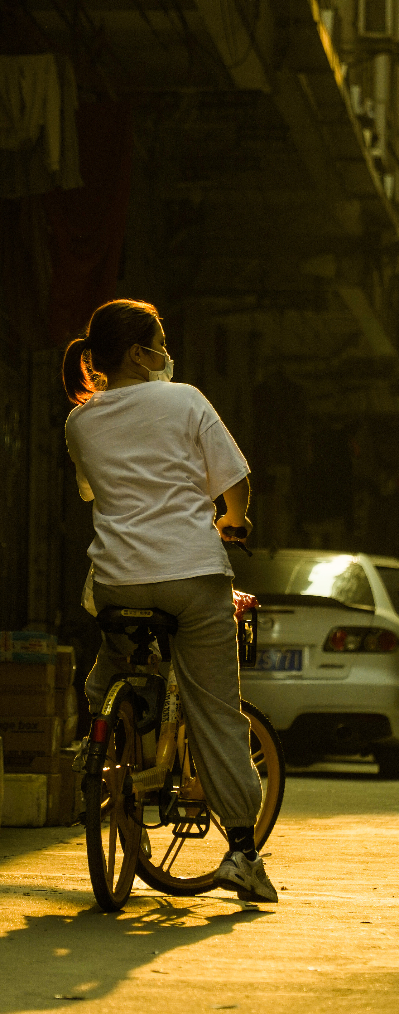 黄昏时分广州城中村人的生活（一）（图ZMjUxMDA3MTc2） - 人文/纪实摄影 - 站酷设计师李子李子啊原创素材 - 站酷ZCOOL