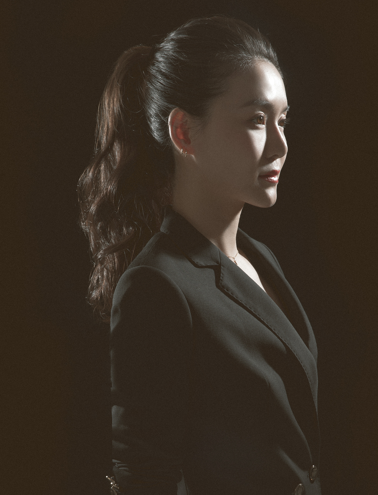 商务形象照9月作品集（图ZMTMxMzE2MTMy） - 人像摄影 - 站酷设计师hubo1028原创素材 - 站酷ZCOOL