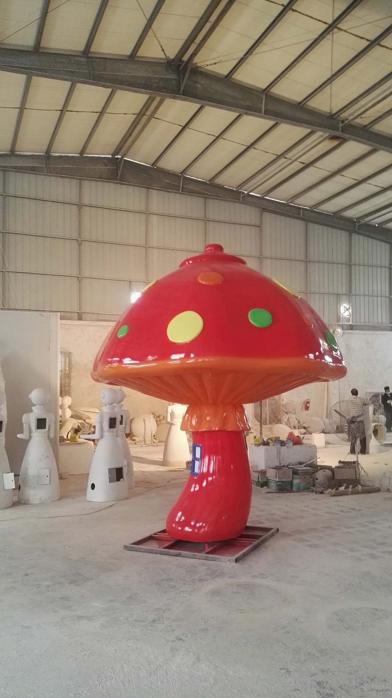 来图定制玻璃钢彩绘蘑菇造型雕塑户外景区景观大型摆件