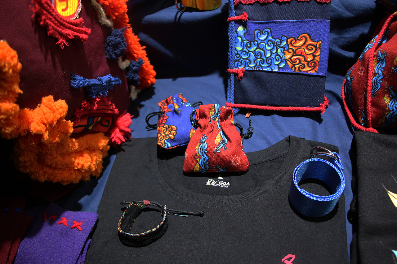 畢業(yè)設(shè)計(jì)（圖ZMTcyNzgyMTg4） - 工藝品設(shè)計(jì) - 站酷設(shè)計(jì)師桃子哥呀原創(chuàng)素材 - 站酷ZCOOL