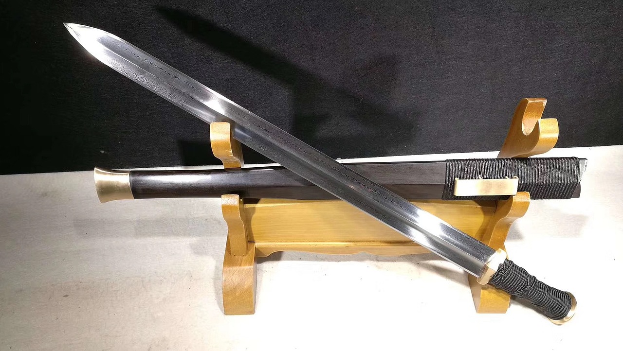 宽刃版瓦面百炼钢古越剑 绣春雁翎刀和风堂美术刀剑