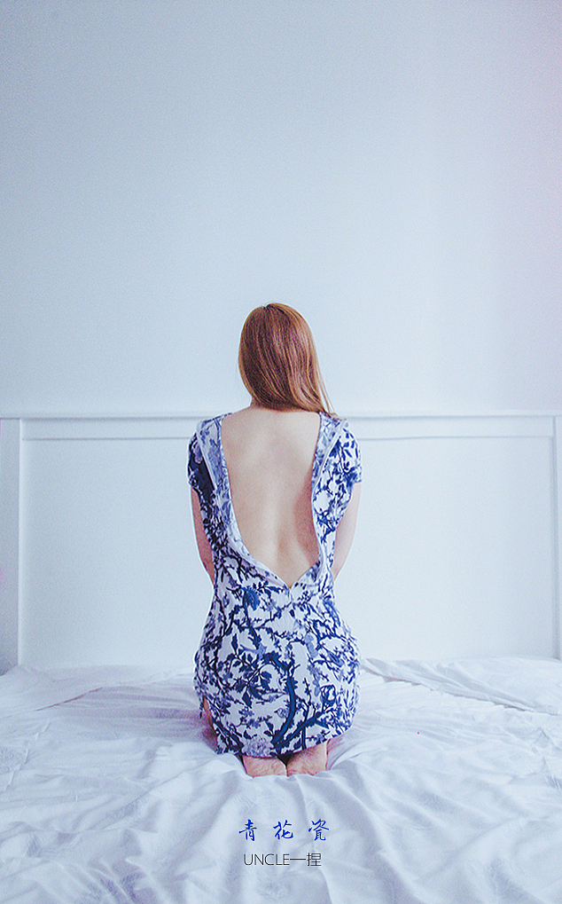 轻私房《青花瓷》。人若为瓷，衣着青花。（图ZNTY1OTU0NDA=） - 人像摄影 - 站酷设计师嘿摄幽默原创素材 - 站酷ZCOOL