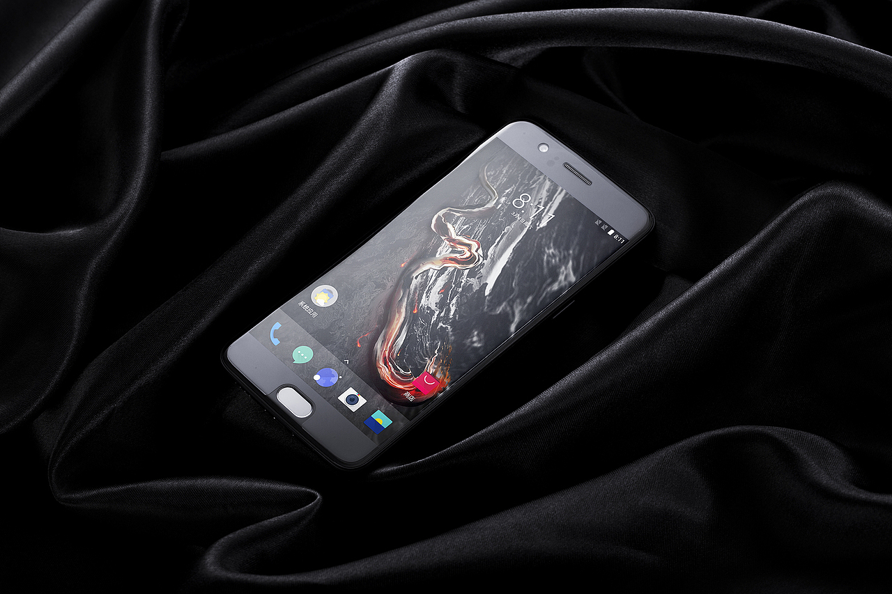 努比亚 Z17 烈焰红 &One Plus 5 月岩灰 午夜黑（图ZODYzMDYyNTY=） - 产品摄影 - 站酷设计师X老师会拍照原创素材 - 站酷ZCOOL