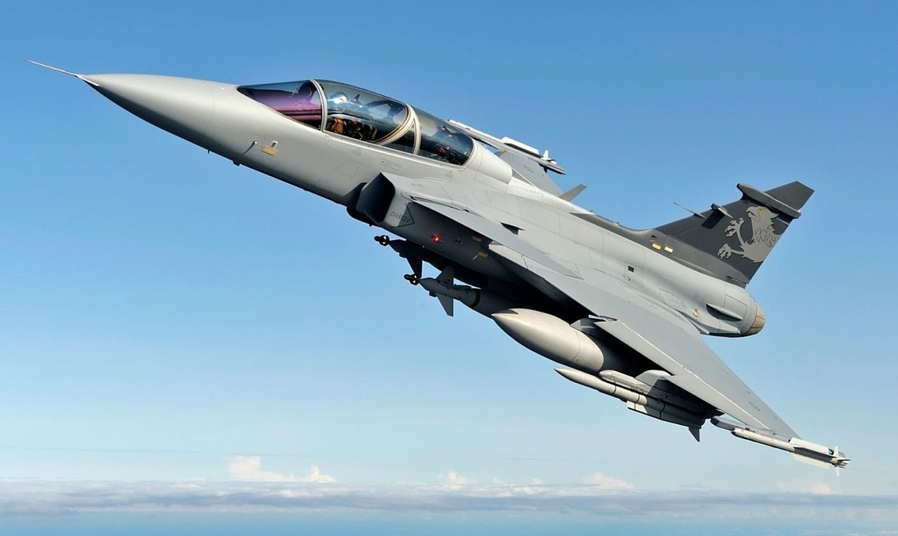 鹰狮战斗机涵道像真机设计