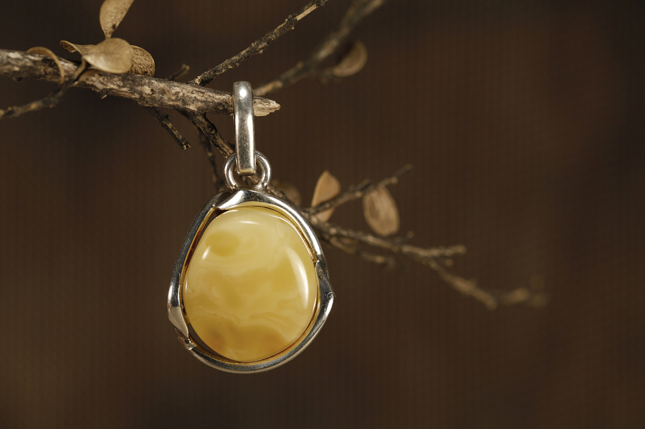 产品静物摄影电商产品拍摄餐具刀叉玉石拍摄琥珀蜜蜡（图ZMTQ0MjcyNjYw） - 产品摄影 - 站酷设计师睿杰嘉尔摄影公司原创素材 - 站酷ZCOOL