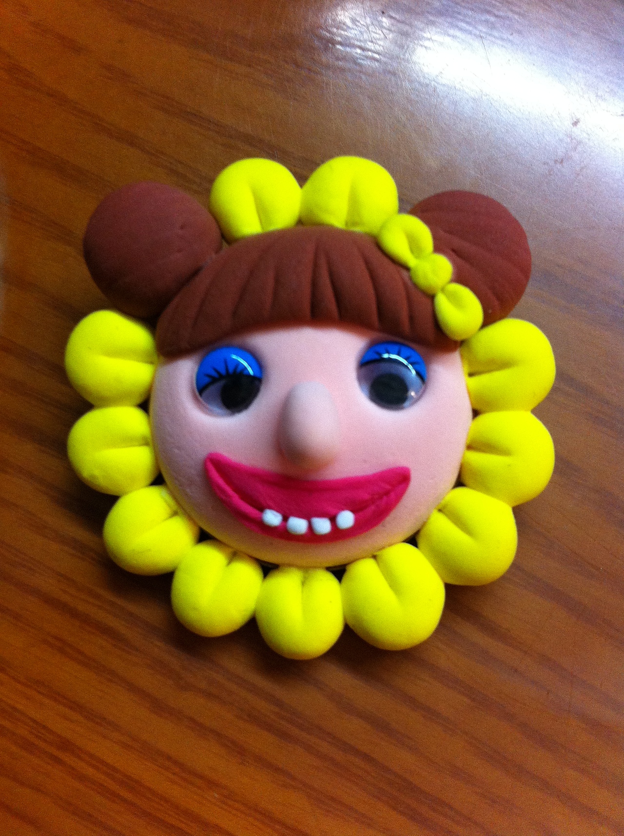 一枚傻傻的胸针