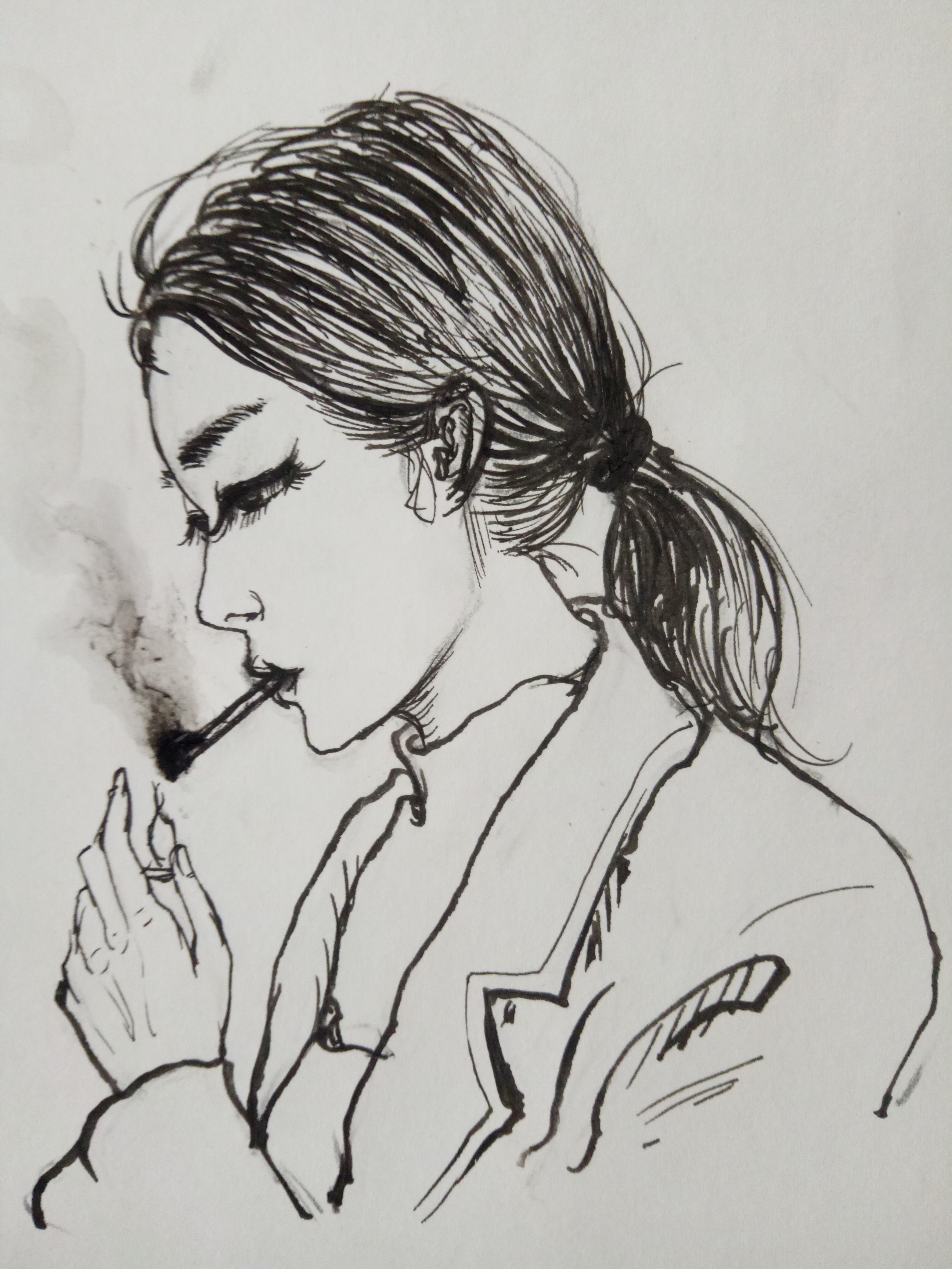 吸烟女孩