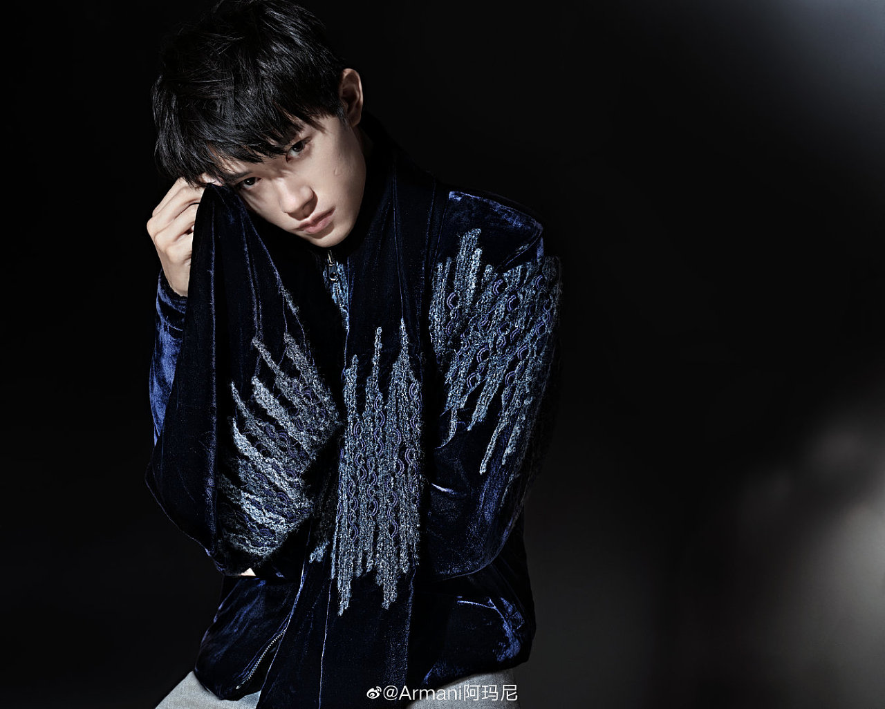 易烊千玺emporio armani全球形象代言人广告大片|平面|品牌|北京不