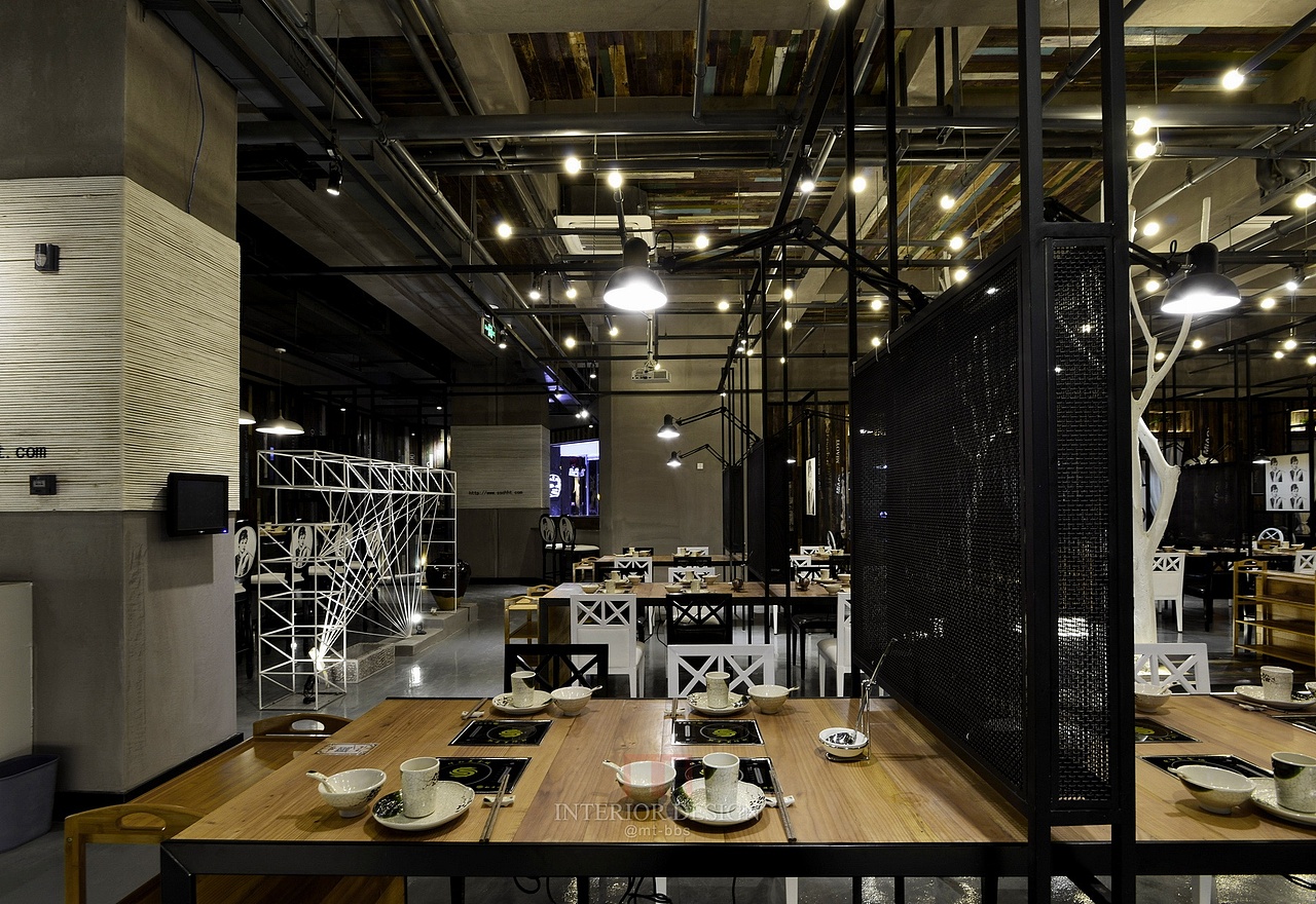 成都火锅店设计_黑白演绎极致火锅店设计