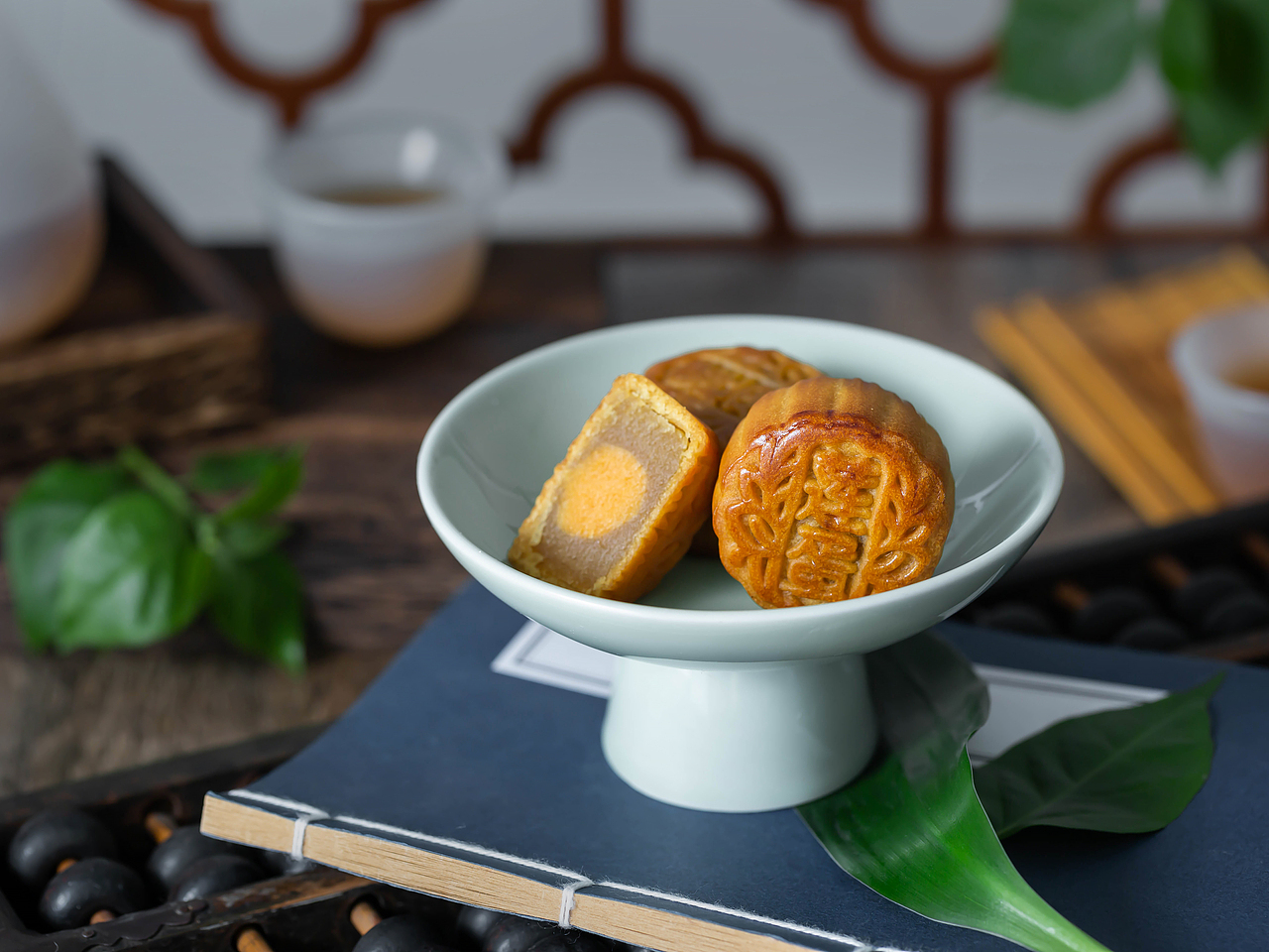 月饼拍摄，误入藕花深处。（图ZMjY4MTI5NDY0） - 美食摄影 - 站酷设计师长离l原创素材 - 站酷ZCOOL