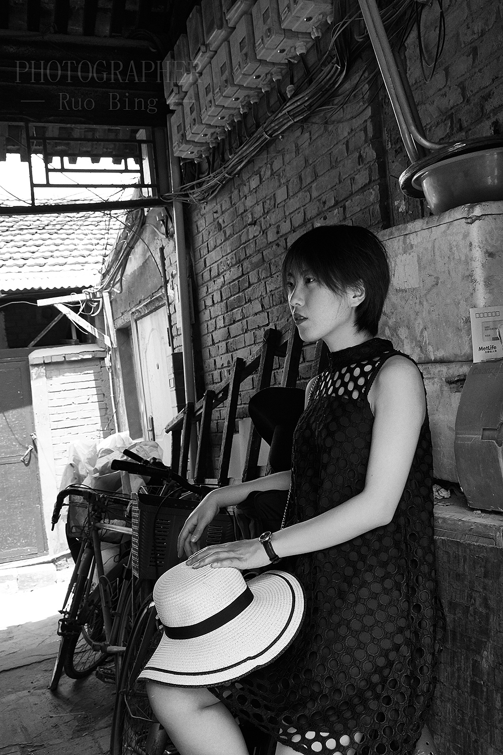 一条老北京胡同（图ZODUzNzY2NzY=） - 人像摄影 - 站酷设计师摄影师若冰原创素材 - 站酷ZCOOL