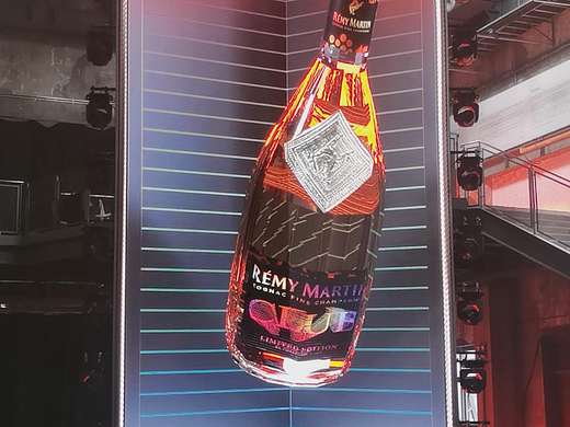 裸眼3D-Rémy Martin人头马CLUB流光邑彩限量版上市派对