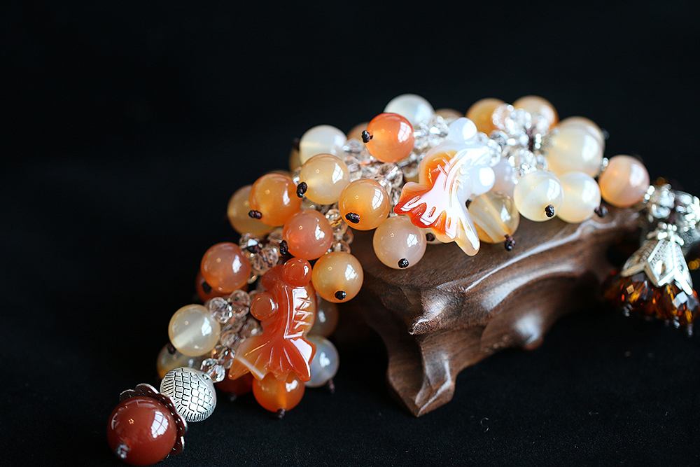 原创纯手工玛瑙汽车挂件+摄影（图ZMTM2ODUyMzYw） - 产品摄影 - 站酷设计师宜萱1955915131原创素材 - 站酷ZCOOL