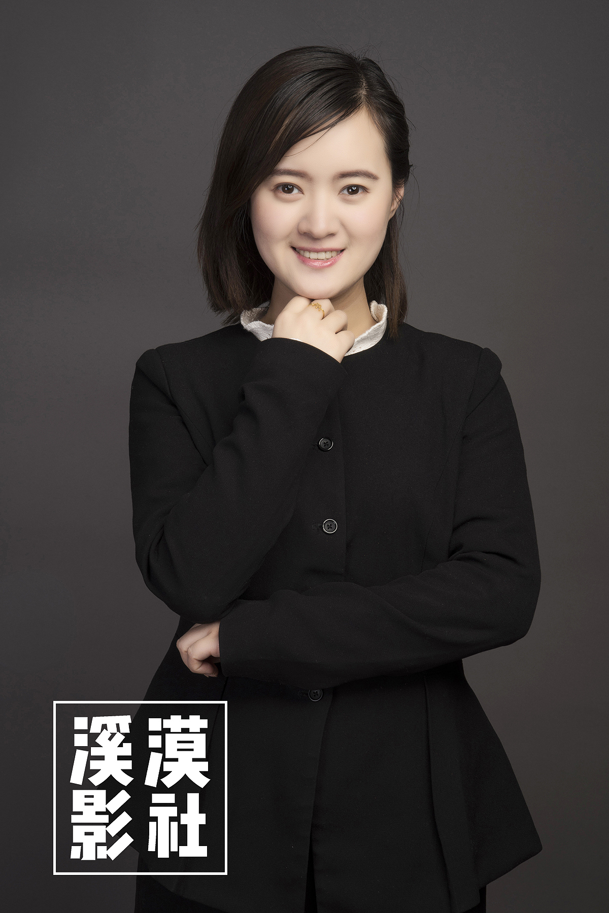 形象宣传照商务形象照形象照-青年导演个人形象照中国国际时装周作品