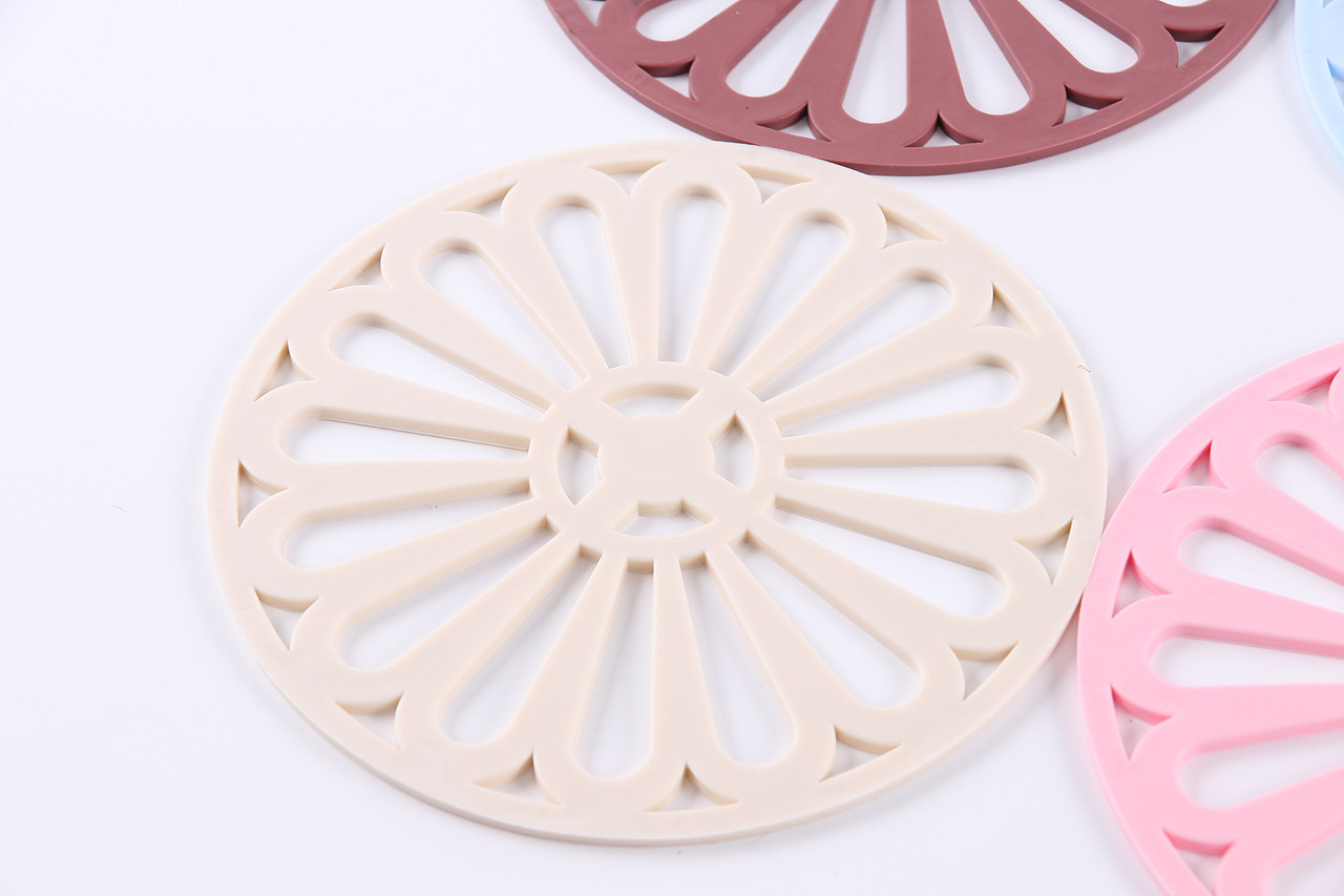 B01餐饮工具\C02-杯子水壶\V05塑料杯垫X2