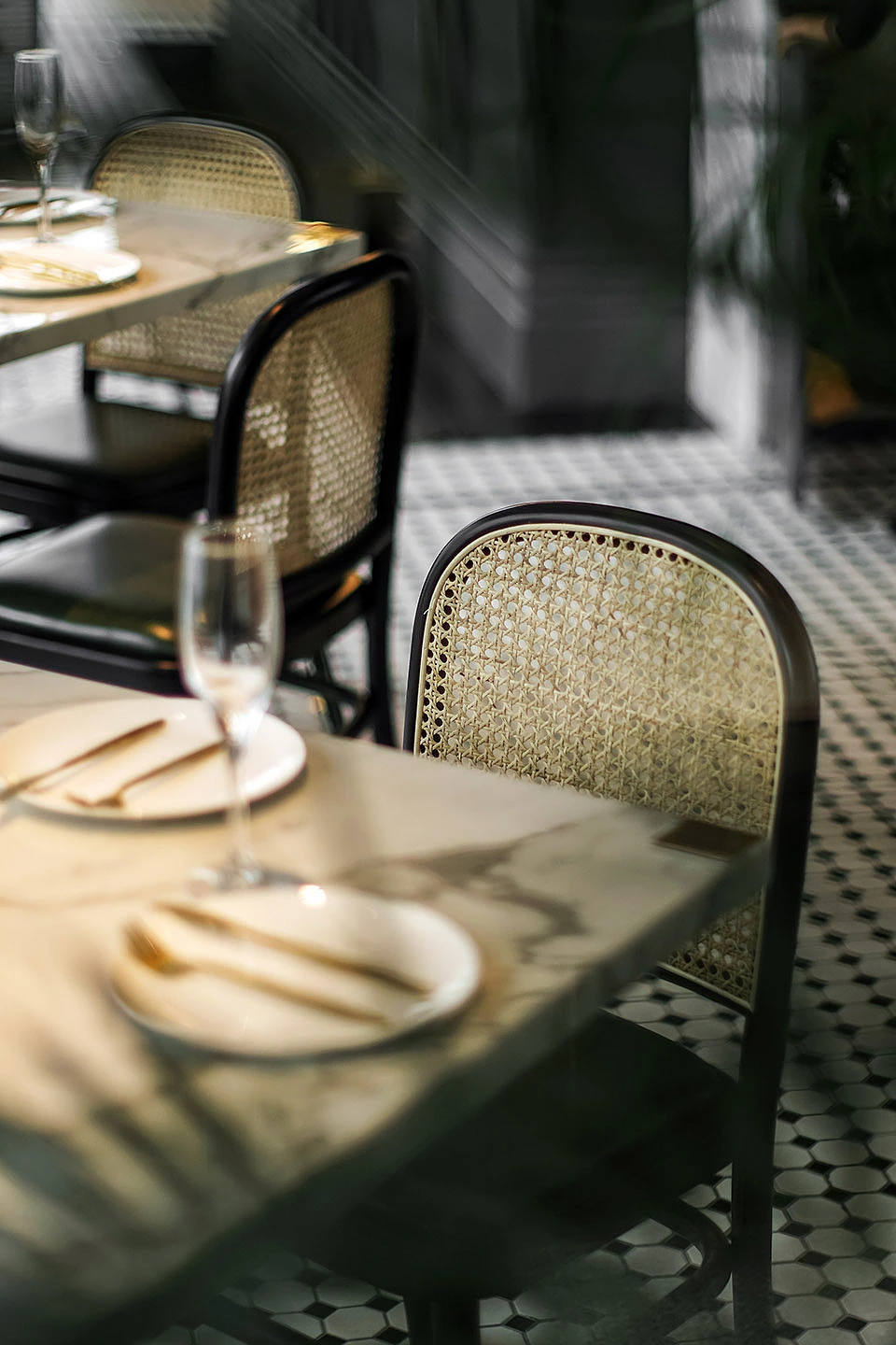 「餐厅设计」复古墨绿轻奢系餐厅