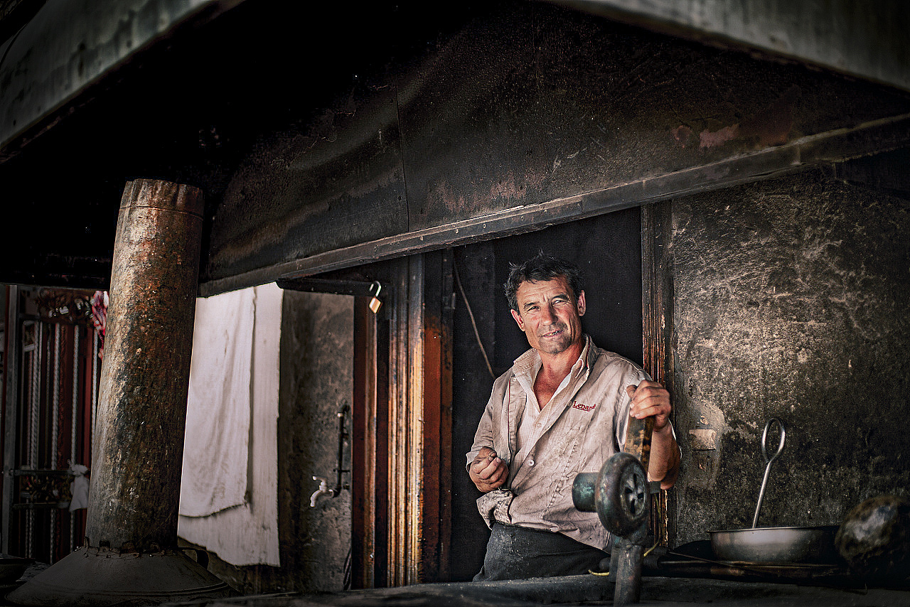 一张比较喜欢的冈拉梅朵拍摄的作品,私自调整了一下。