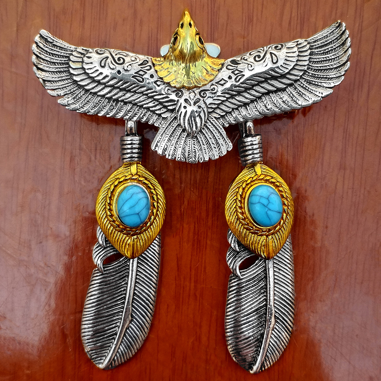 【风格特色】:狂野自然 - harpy eagle(美洲角雕) 【角雕材质】:白铜