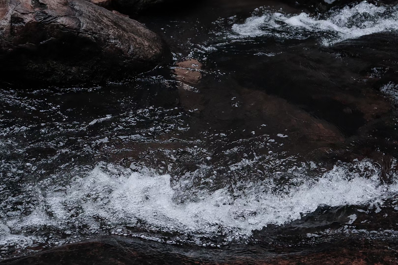 暗流涌动（图ZMjU5MzMwNDk2） - 风光摄影 - 站酷设计师黑黑qwq原创素材 - 站酷ZCOOL