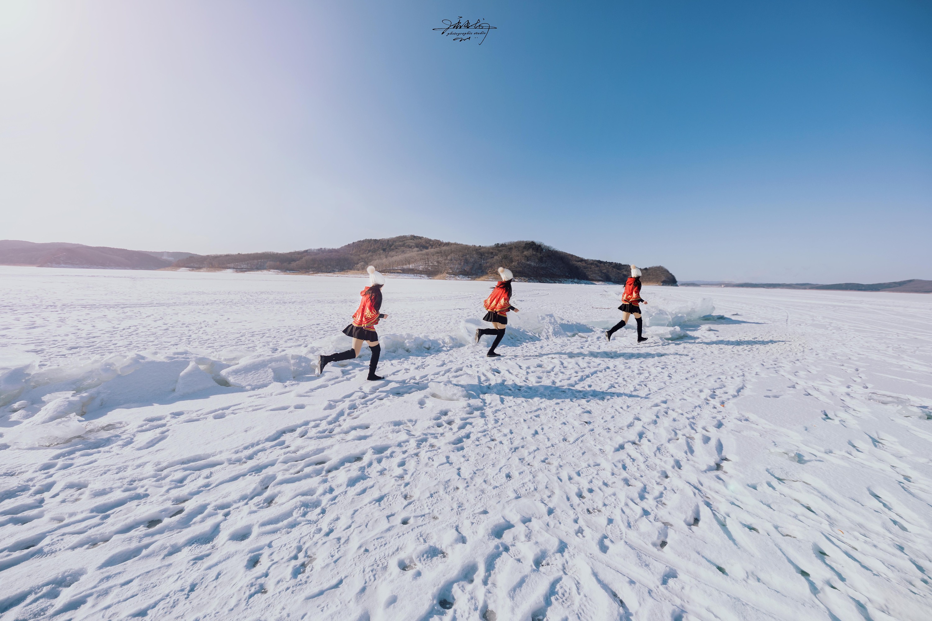 艳光-瓦尔登湖的冬天