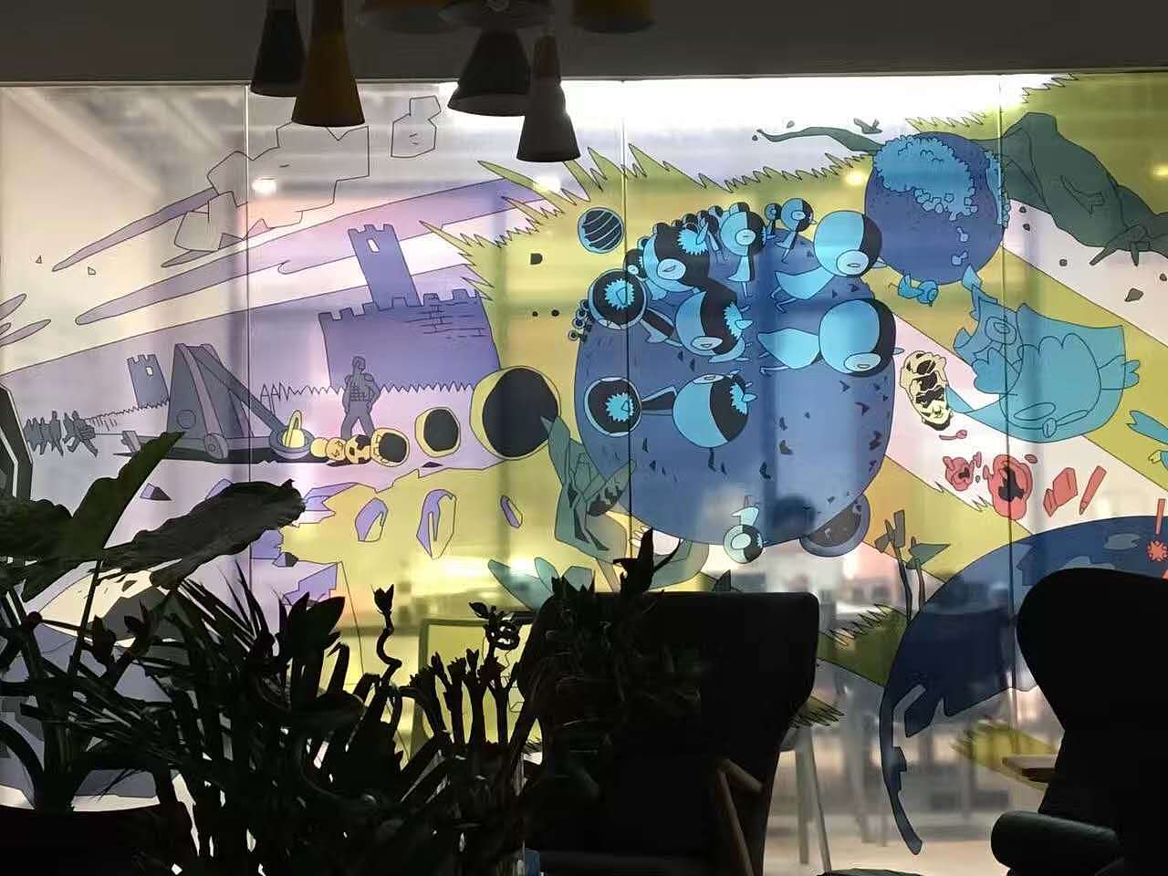 影视的前线玻璃墙绘