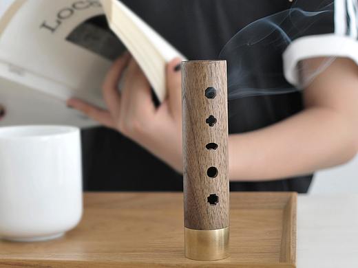 花窗听香 | 心中有笔墨 案上有花窗 | 黑胡桃熏香器