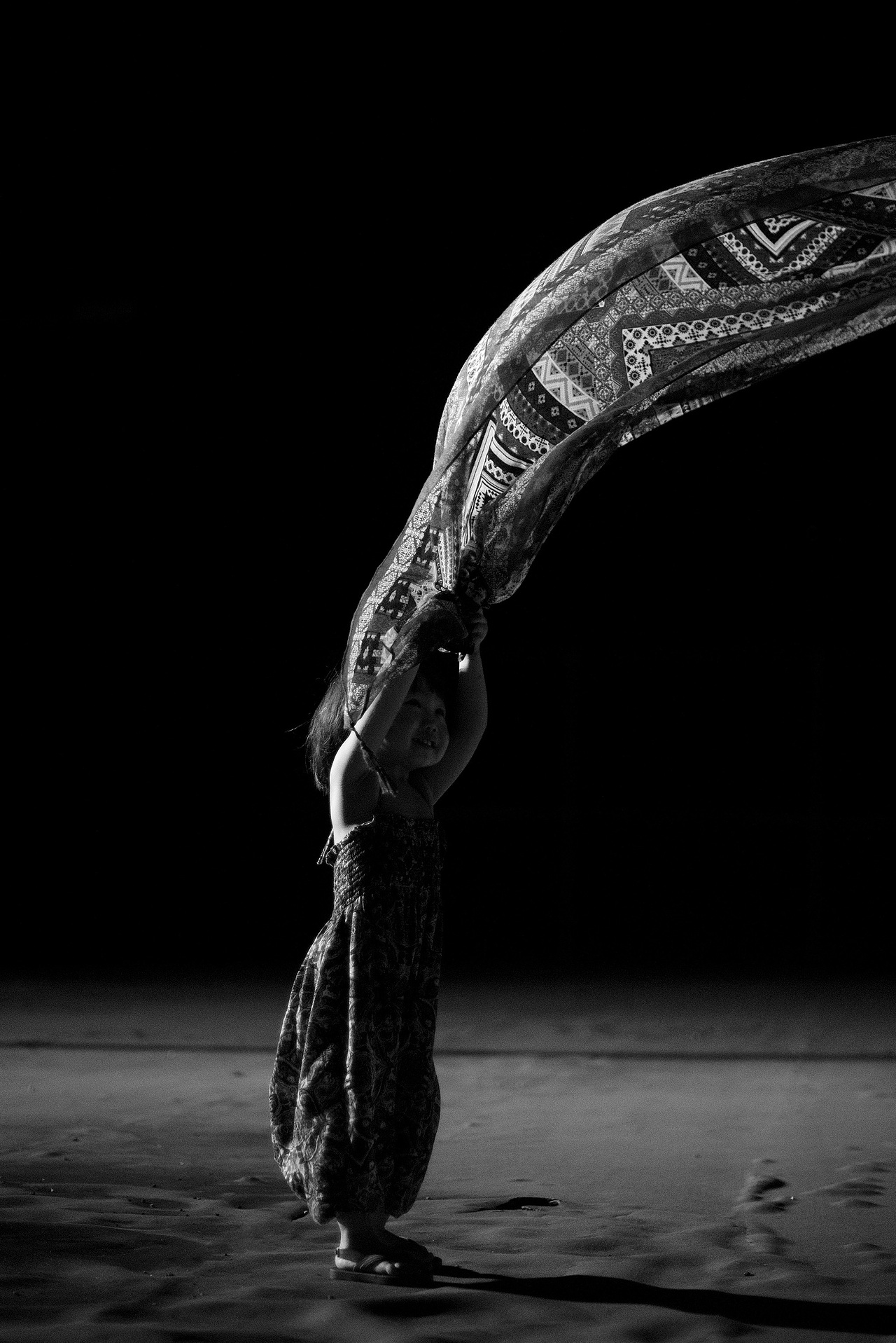 黑夜中追寻那束光|摄影|人像摄影|雨非飞_原创作品-站酷(zcool)