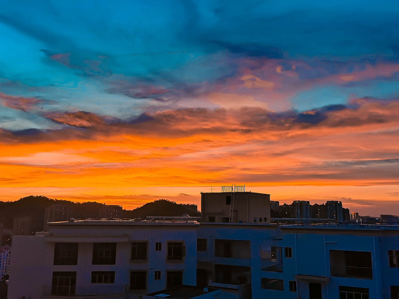 楼顶上的夕阳（图ZMjUwMTk2MzMy） - 风光摄影 - 站酷设计师寒尽影原创素材 - 站酷ZCOOL